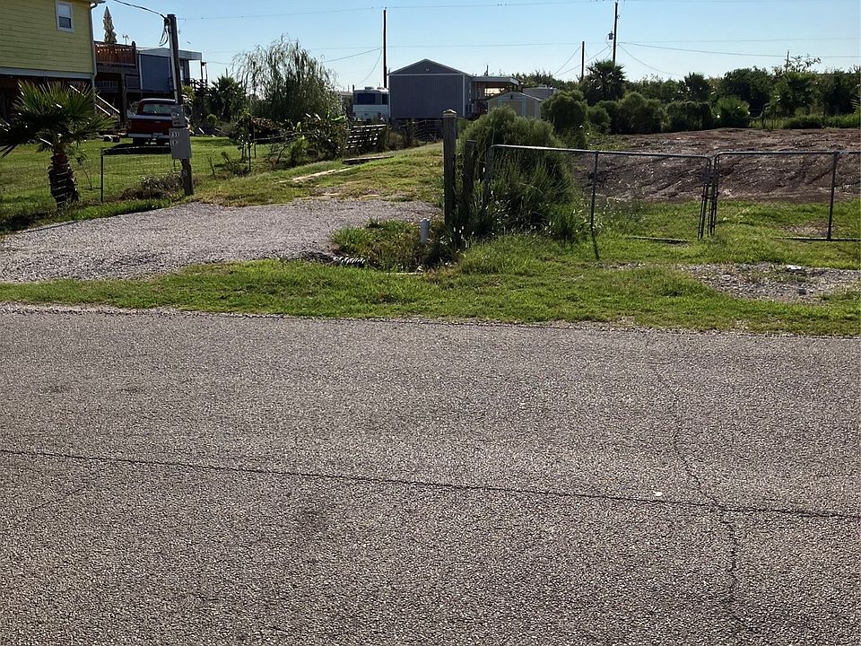 2nd image of 731 18th St #731