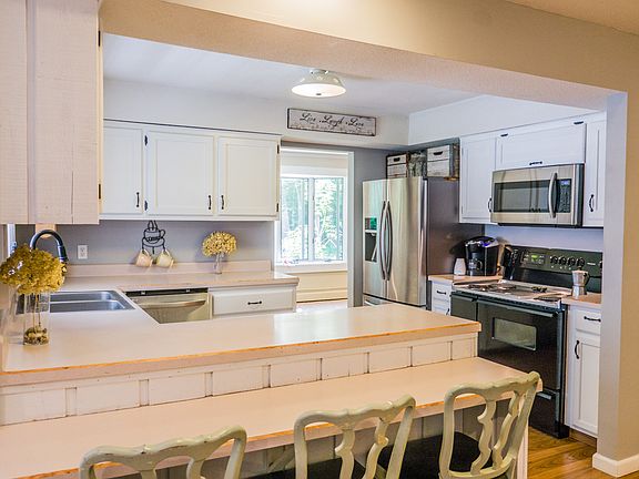 5th image of 5594 Pin Oak Dr