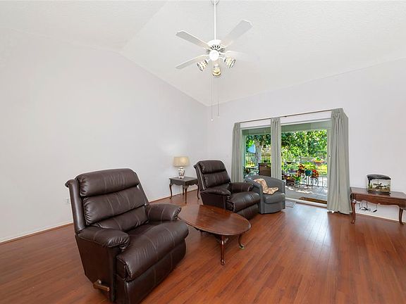 5th image of 2405 ICECAPADE DRIVE
