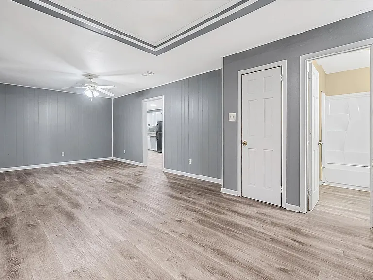 1219 N Parker St — Photo 25