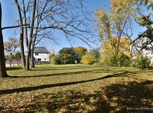 1N340 Farwell St, Carol Stream, IL 60188