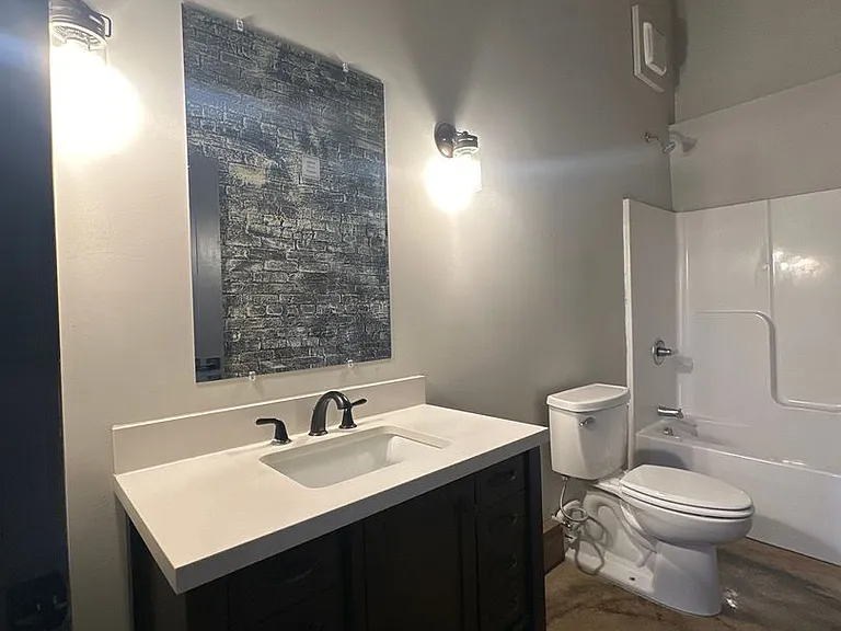 252 N Franklin St #101 — Photo 3
