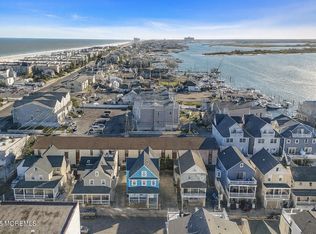 6 Center St, Sea Bright, NJ 07760