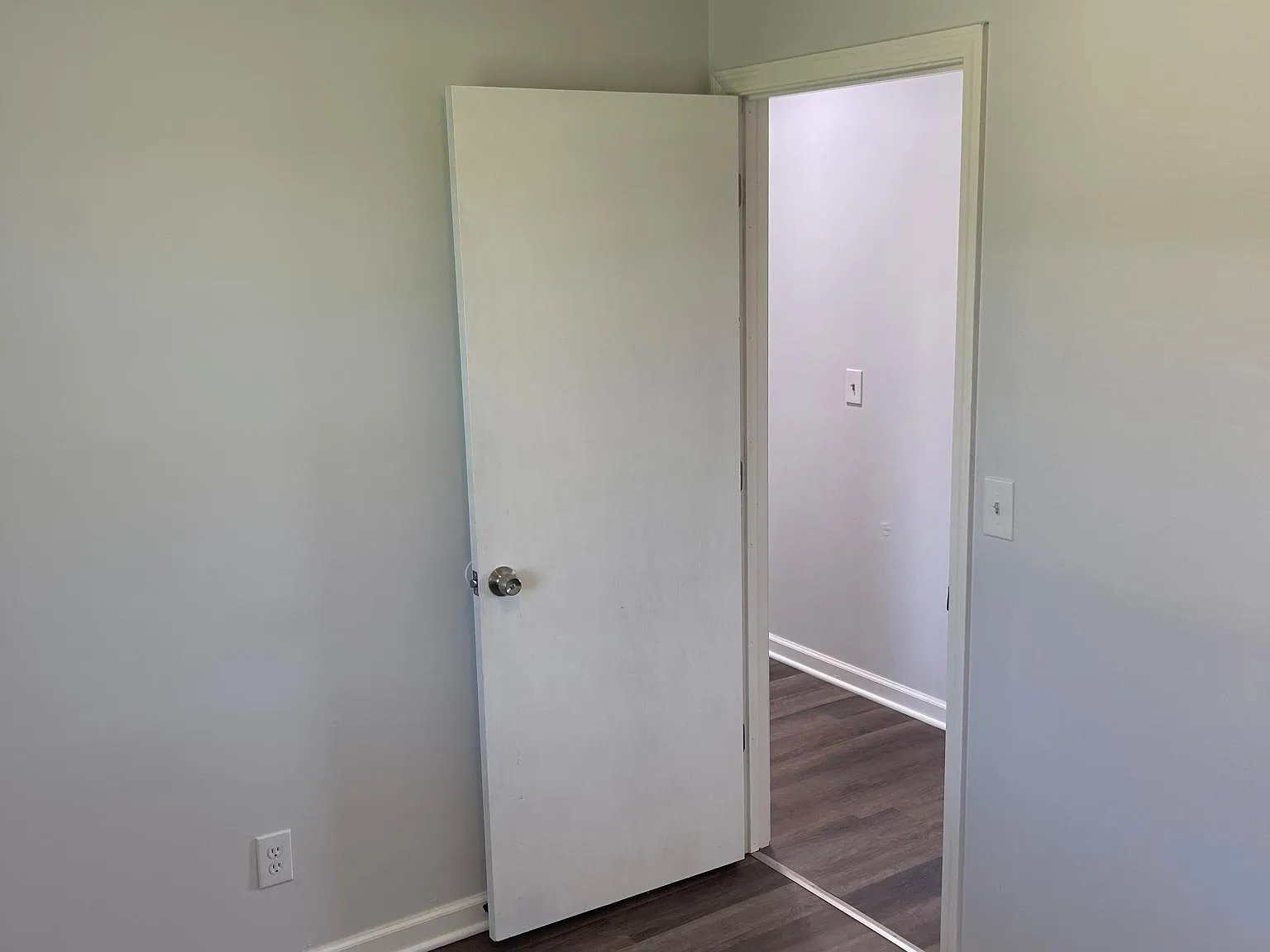 3 bed, 1000 sqft, $1,300 — Photo 4