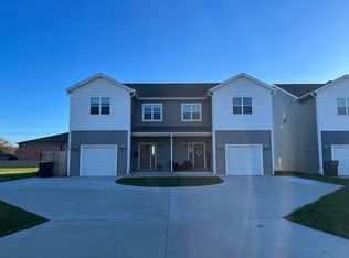 9013 W Stuth Ave, Milwaukee, WI 53227