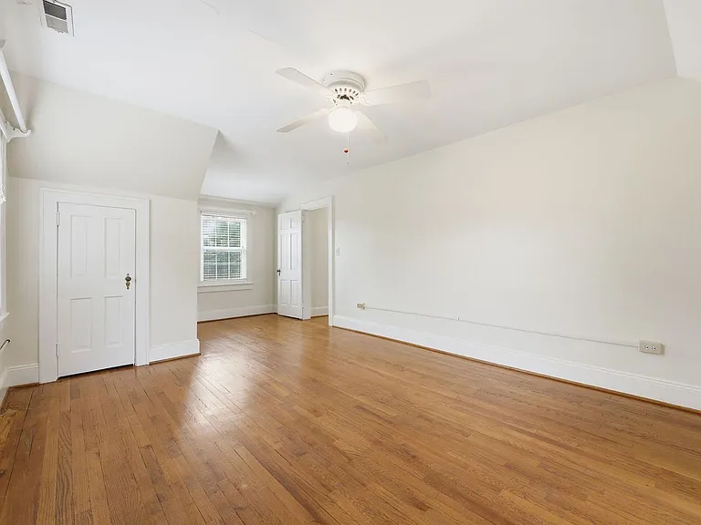 1203 S Main St — Photo 31