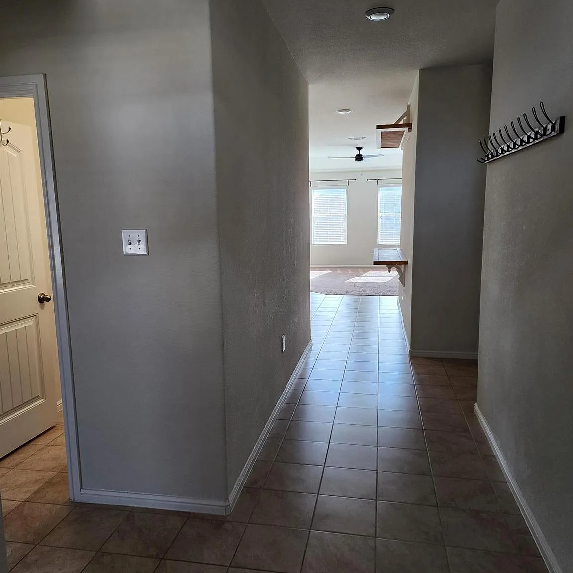 4 bed, 1656 sqft, $2,399 — Photo 2