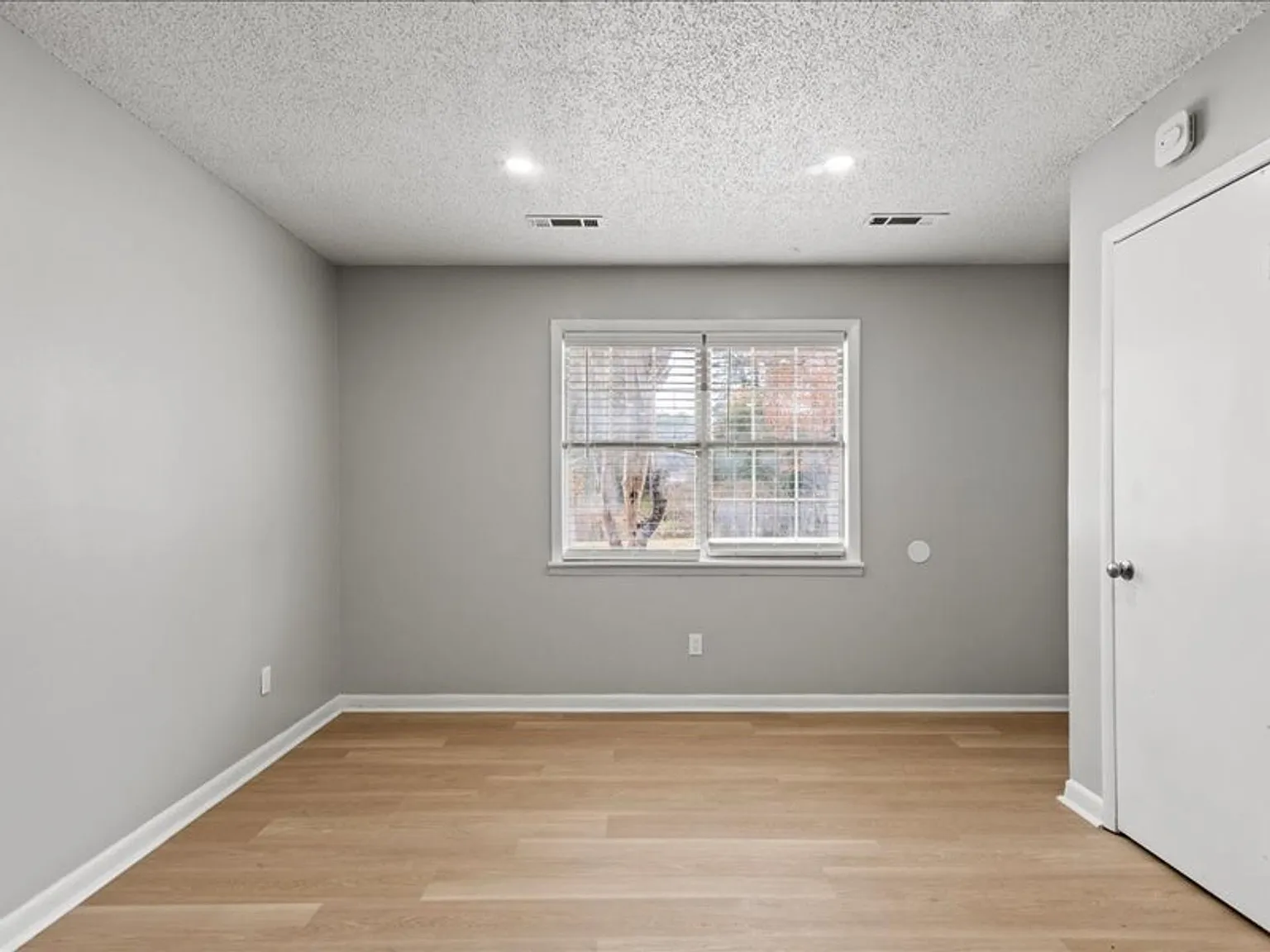 Swan Creek Apartments — Photo 4