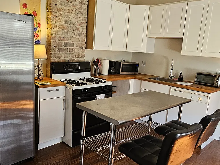 3131 Dauphine St — Photo 10