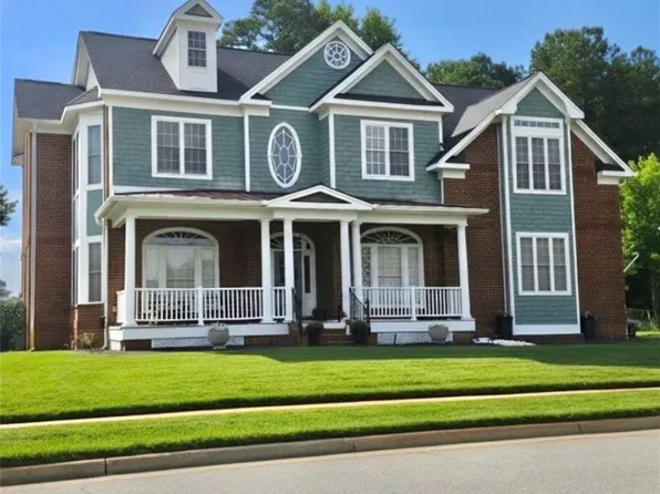 821 Redleafe Cir, Chesapeake, VA 23320