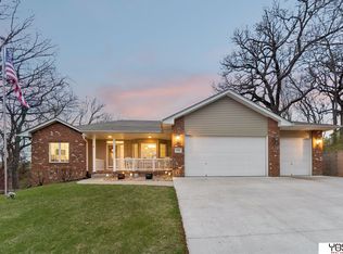 1401 Beaver Lake Blvd, Plattsmouth, NE 68048