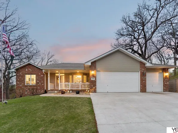1401 Beaver Lake Blvd, Plattsmouth, NE 68048