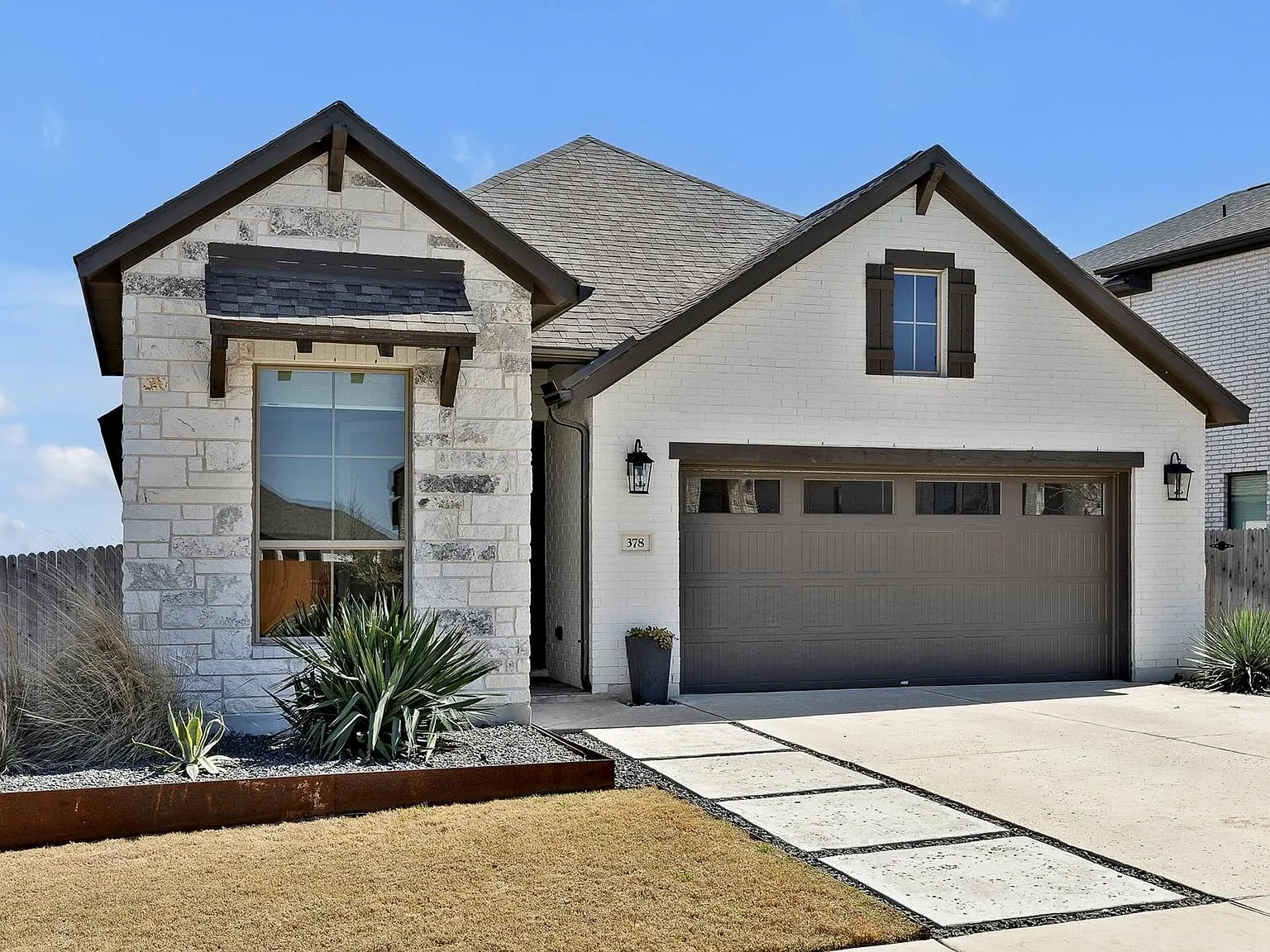3 bed, 2.0 bath, 1955 sqft, $2,900 — Photo 3