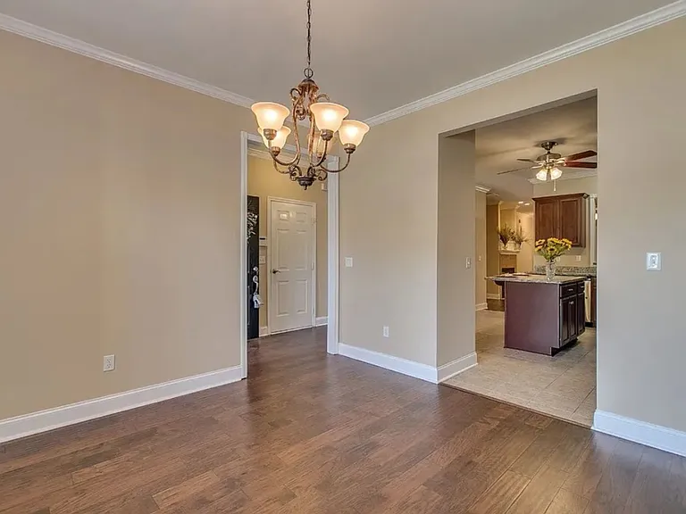 2208 Stanford Ct — Photo 8
