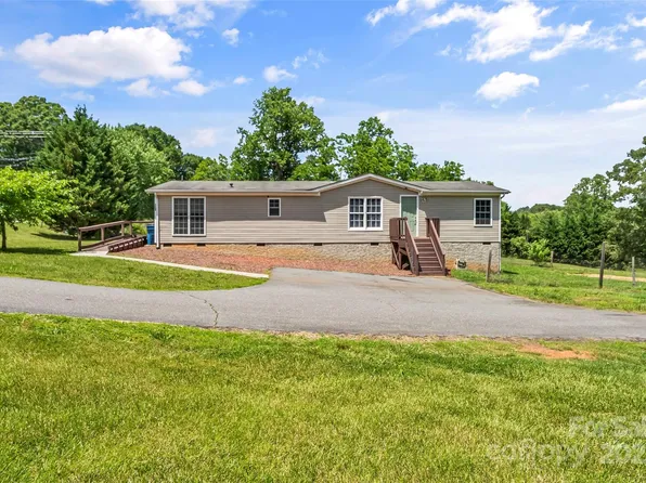 1730 Woodbend Ln, Conover, NC 28613