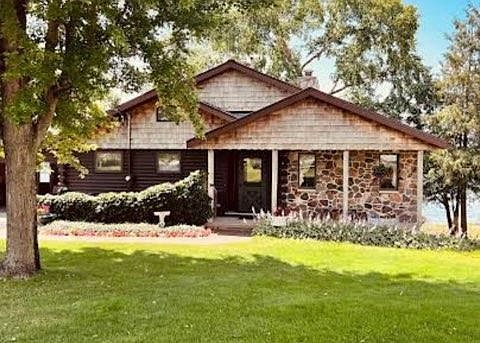 2nd image of 536 Lake Wisconsin Dr