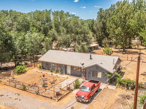 51 Road 3500, Flora Vista, NM 87415