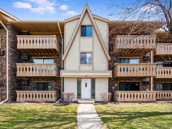 12 Parkside Ct APT 16, Vernon Hills, IL 60061