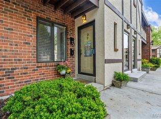 321 Barrington Sq UNIT D, Saint Louis, MO