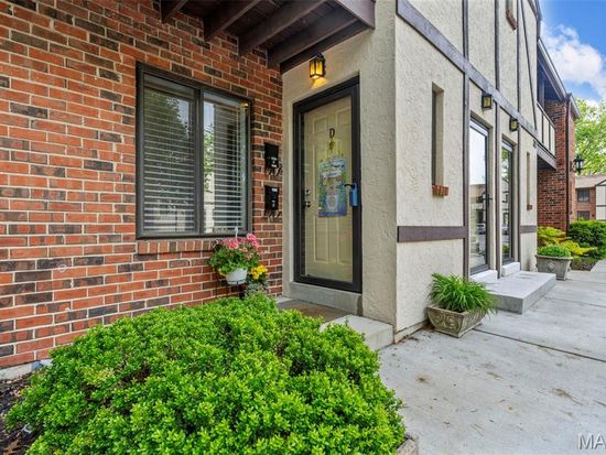 321 Barrington Sq Unit D, Saint Louis, MO 63122
