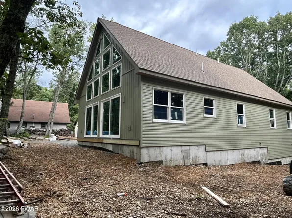 187 Deer Trail Dr, Hawley, PA 18428