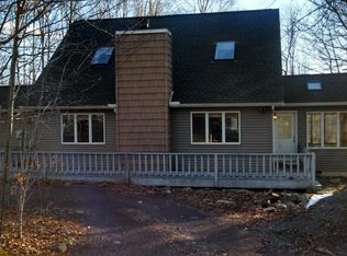 181 Long Woods Rd, Tobyhanna, PA 18466