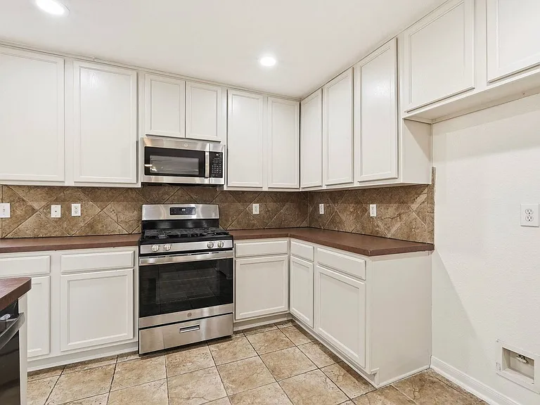 7719 Serene Wood Ln — Photo 13