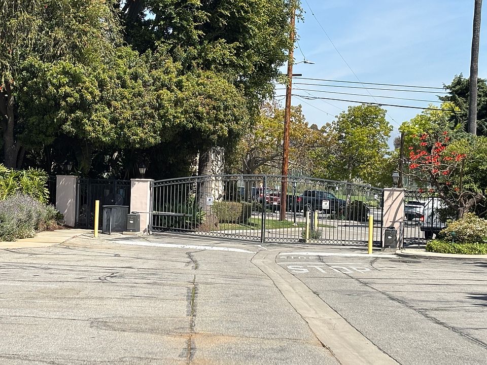 1st image of 271 S Barrington Ave