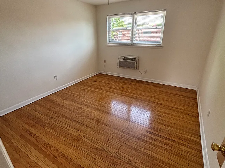 321 Chapel Ave #B — Photo 6