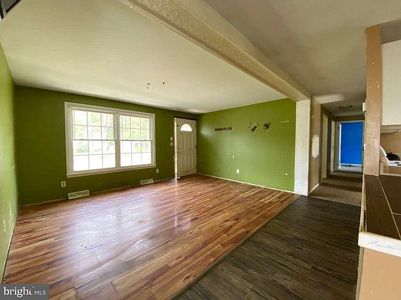 2nd image of 92 Elmer St