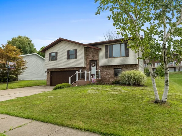 2739 W 35th St, Erie, PA 16506