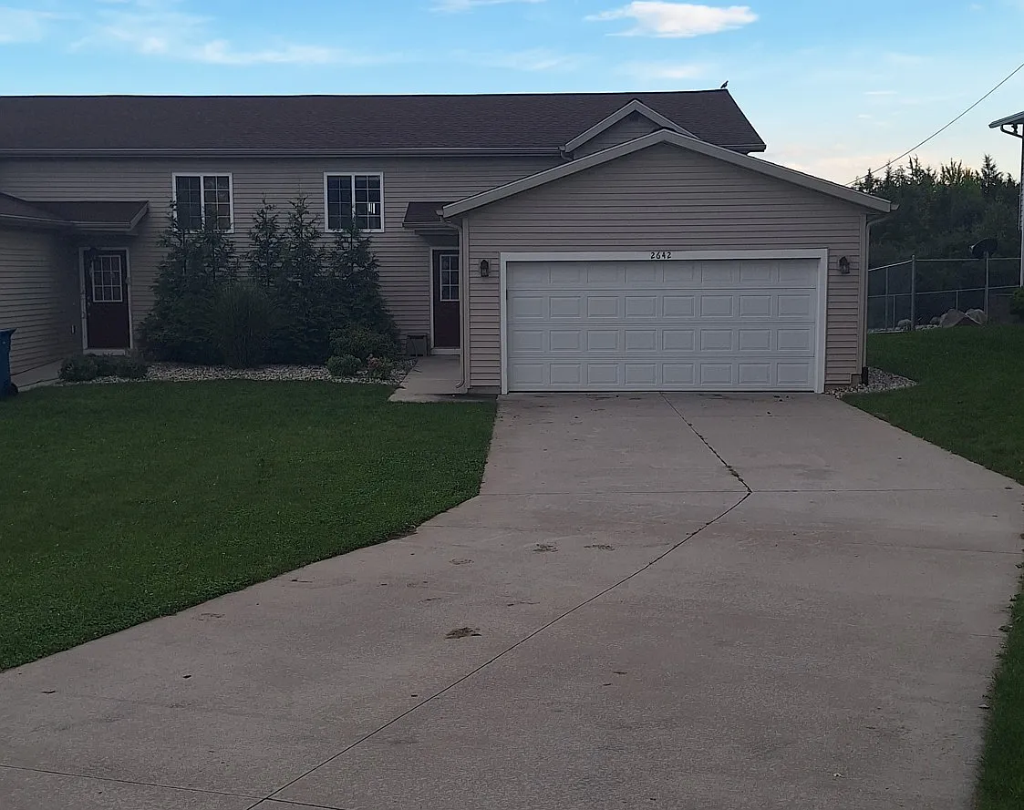 4 bed, 1800 sqft, $2,400 — Photo 1
