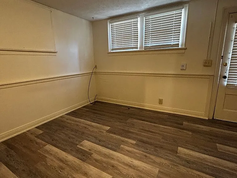 2206 Summit St — Photo 8