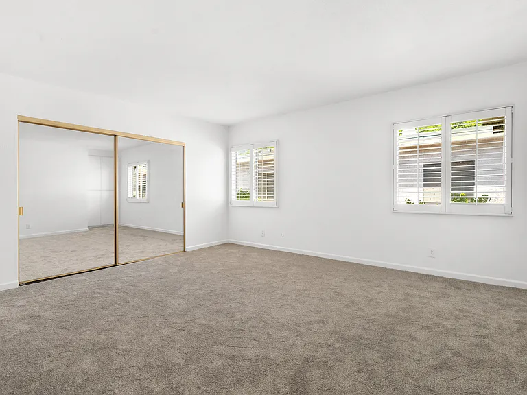 11100 Acama St #13 — Photo 7