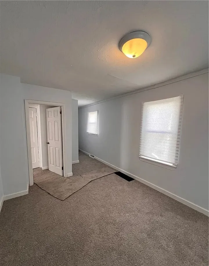 3 bed, 1128 sqft, $1,300 — Photo 4