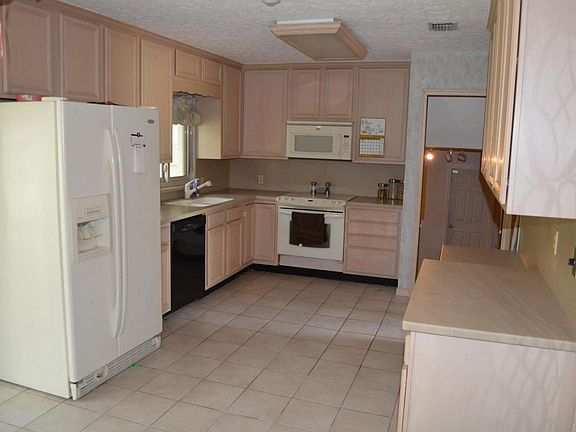 2nd image of 875 N Brookview Dr
