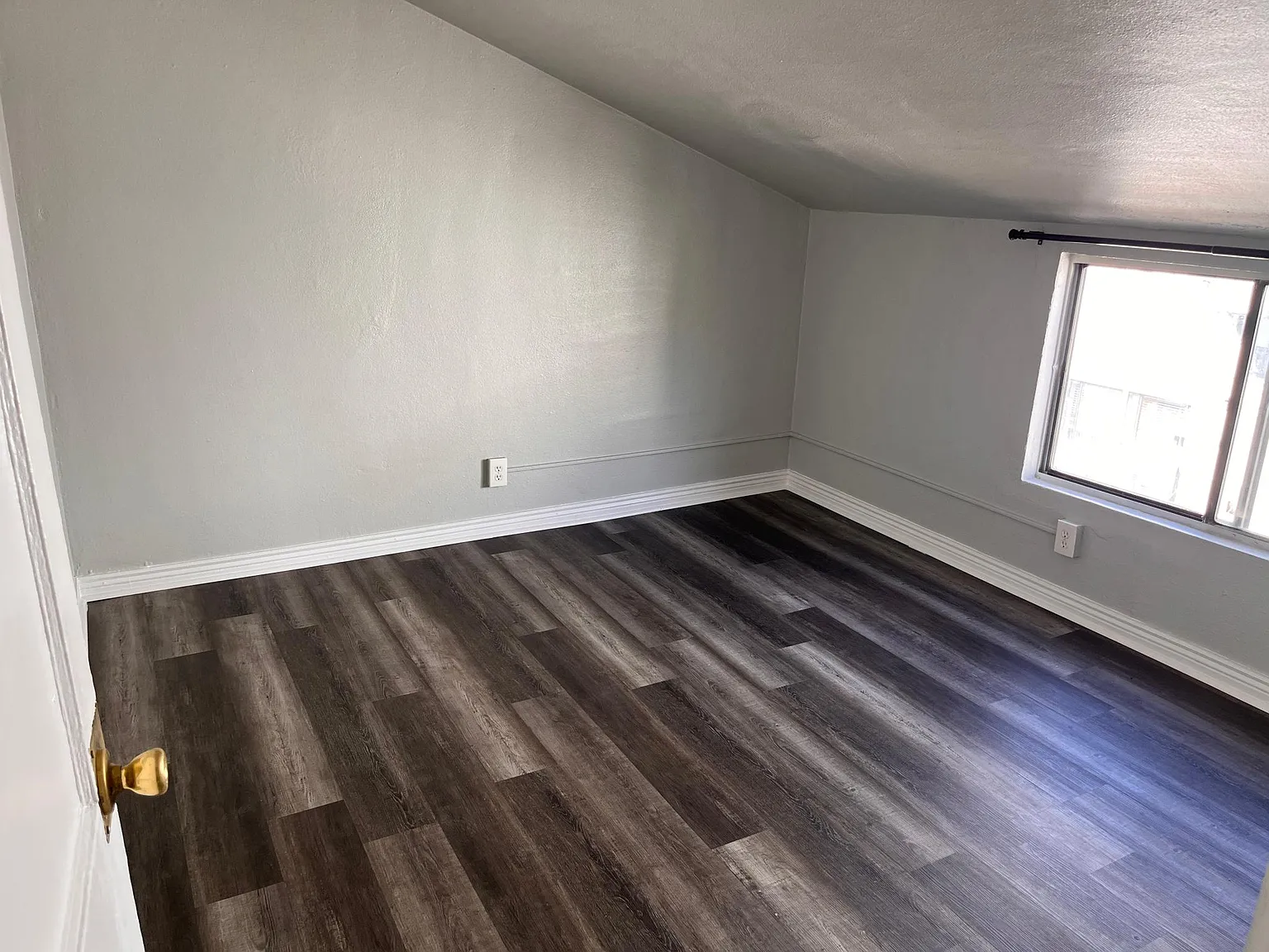 1350 Kingston St — Photo 3