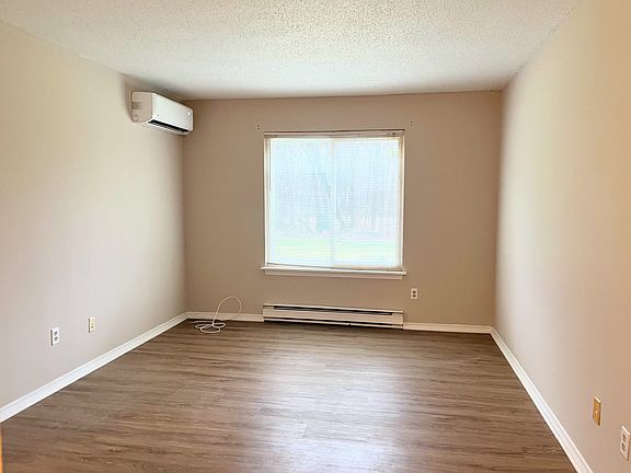 2nd image of 97 Candlewood Dr Unit 97