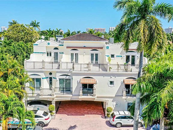 3rd image of 70 Isle Of Venice Dr APT 202