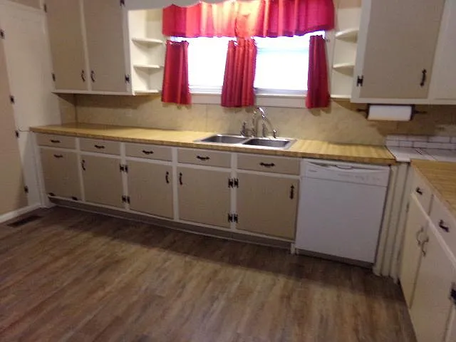 318 Hasty St — Photo 11