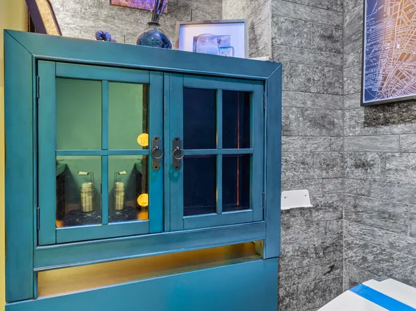 20 Pine Street image 12 of 17