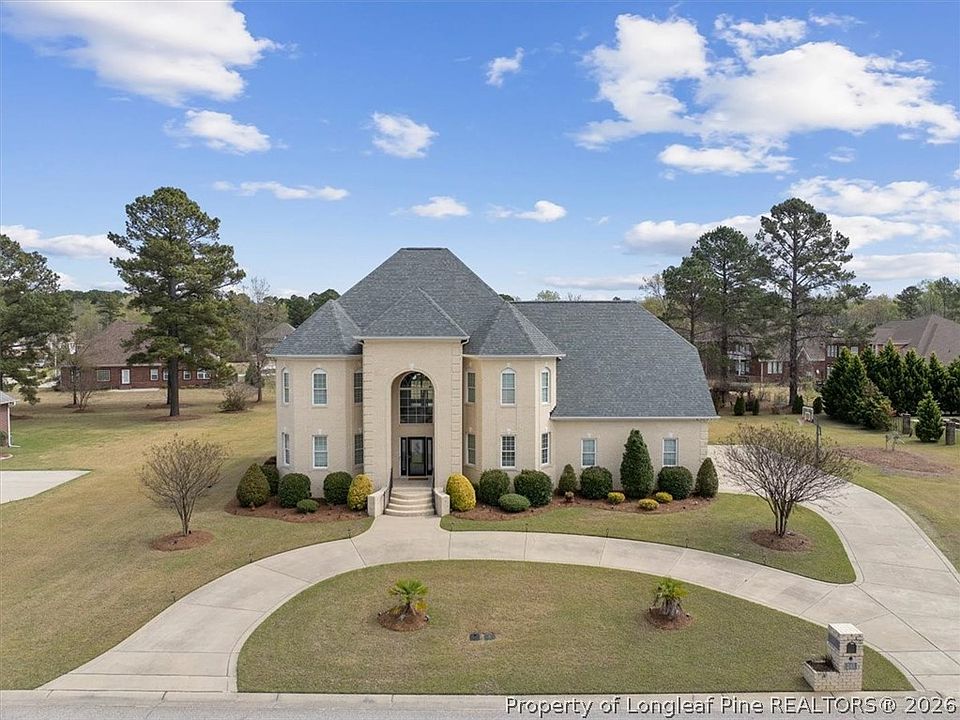 1st image of 245 Stoneleigh Dr