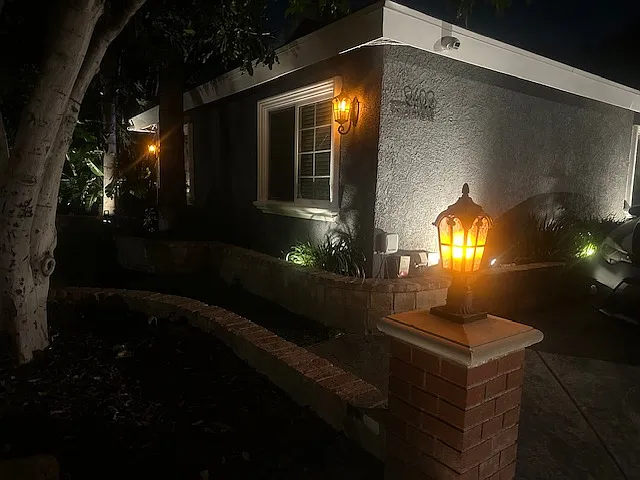 9409 Orion Ave — Photo 3