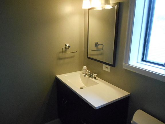 5th image of 1022 Sagamore Dr