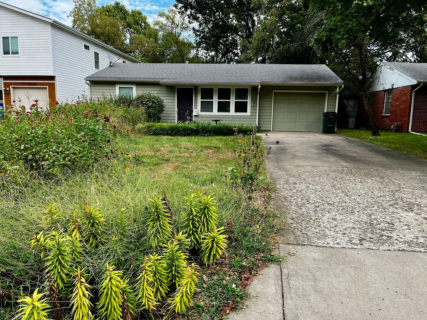 Charming House Across from Veterans park — Photo 2