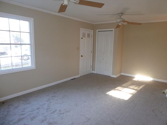 3rd image of 125 Anderson St