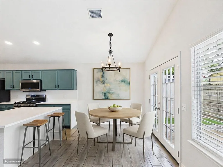 7400 Crepe Myrtle Dr — Photo 8
