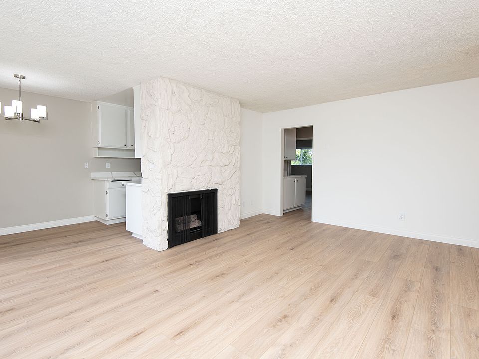 1st image of 11657 Rochester Ave #3