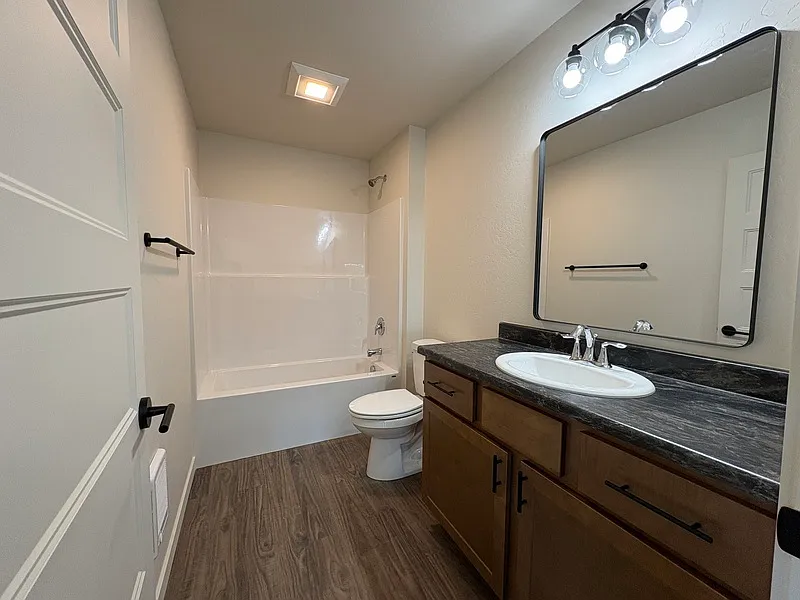 2 bed, 2.0 bath, 785 sqft, $1,575 — Photo 4