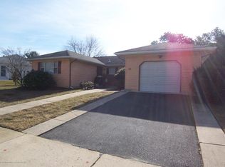 49 Santiago Ct, Toms River, NJ 08757
